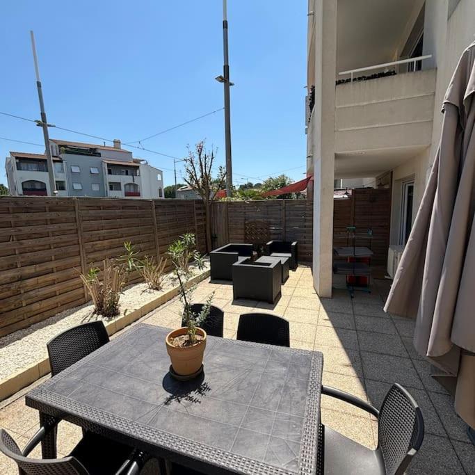 Appartement Terrasse Et Piscine Montpellier Exterior photo