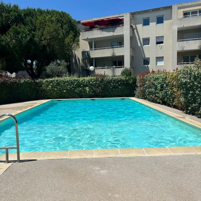 Appartement Terrasse Et Piscine Montpellier Exterior photo